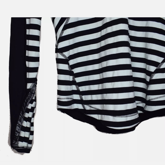 Lululemon Pull over Long Sleeve Shirt - Picture 4 of 4